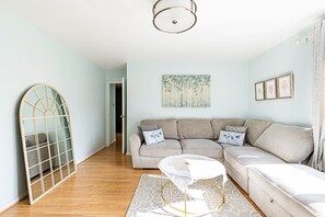 Apartamento (Quiet and cosy 2-bed in Wimbledon) | Sala de estar | TV