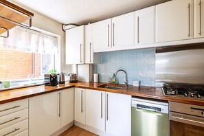 Exterior - Quiet and Cosy 2-bed in Wimbledon (London)