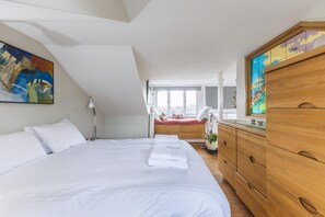 2 bedrooms, free WiFi - Stylish Hampstead Retreat by the Heath (London)