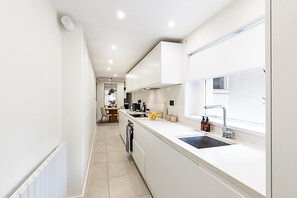 公寓 (Elegant South Kensington Retreat w/ O) | 私人廚房