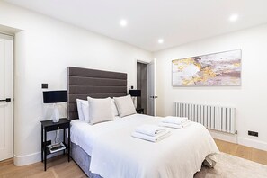 Apartment (Elegant South Kensington Retreat w/ O) | 2 bedrooms, free WiFi - Elegant South Kensington Retreat w/ Outdoor Spaces (London)