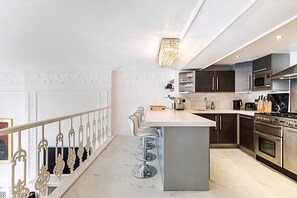 Apartment (Central London Chic Townhouse) | Private kitchen