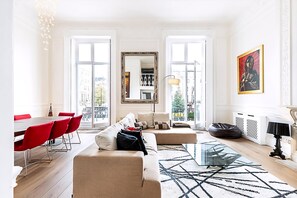 Apartment (Central London Chic Townhouse) | Living room