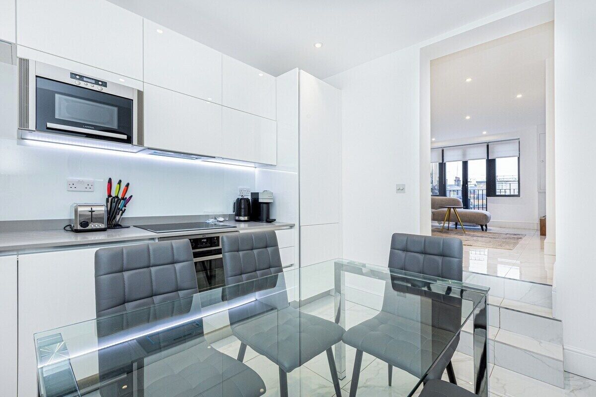 Apartment (Elegant Three-Bed Marylebone Flat Nea) | Private kitchen