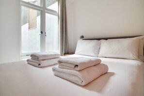 Apartment (Lovely Charing Cross Apartment) | 1 bedroom, free WiFi