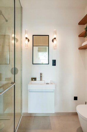 Studio (Beautiful Abode In Earl's Court) | Bathroom - The Philbeach Three (London)