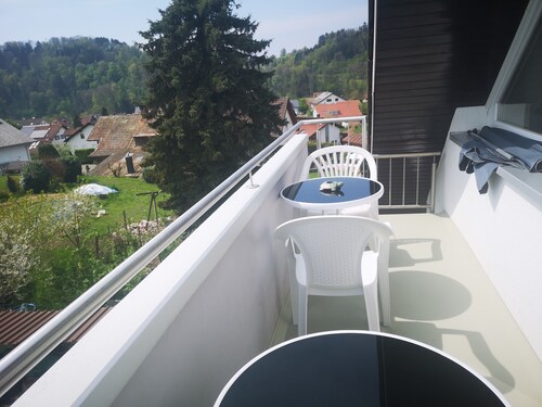 Ferienwohnung 'Eckert' mit Gemeinschaftsgarten, Balkon und Wi-Fi