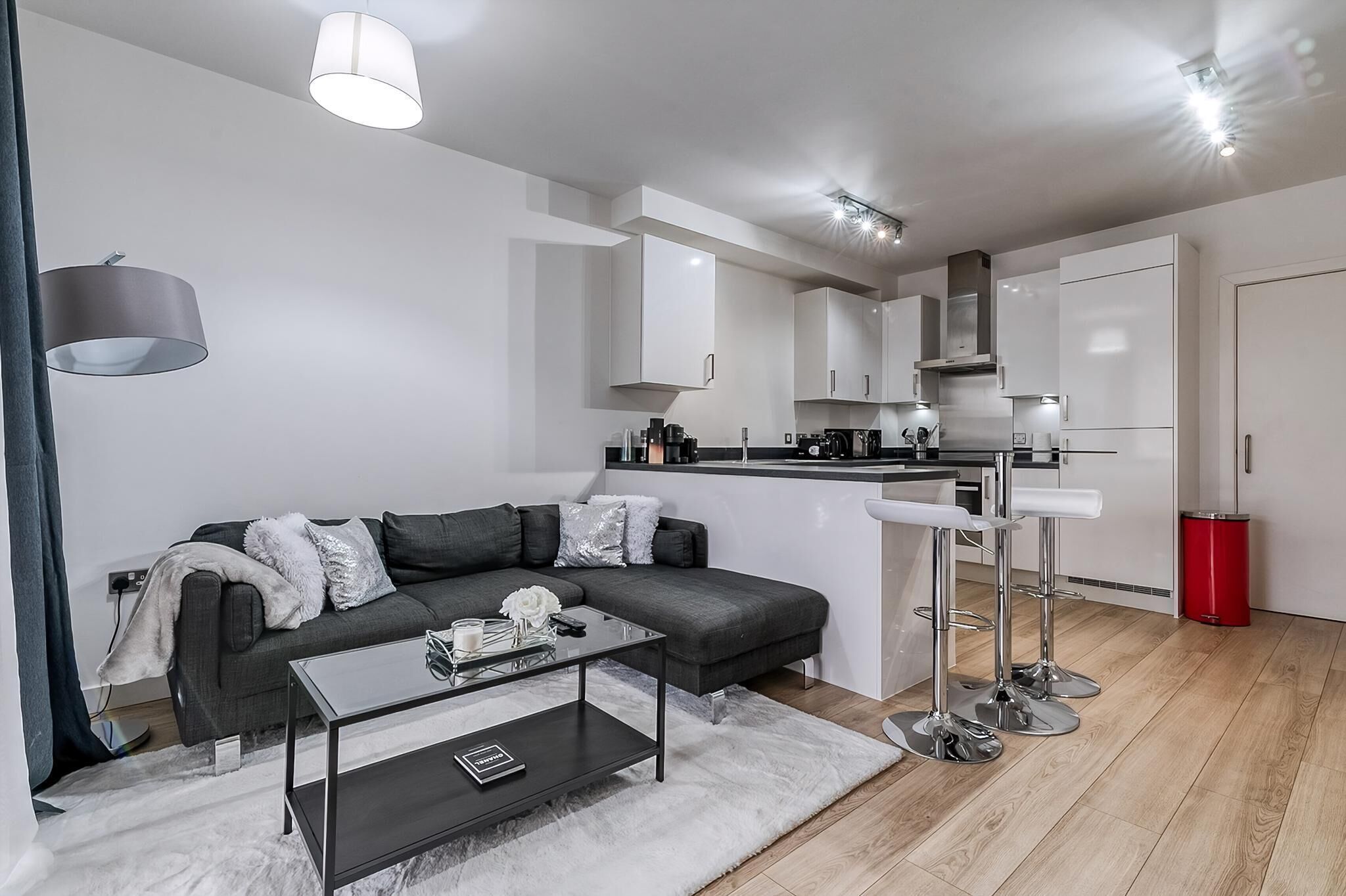 Apartment (Canning Town Pied-à-Terre) | Living room | TV