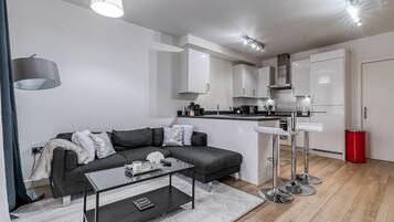 Apartment (Canning Town Pied-à-Terre) | Living room | TV