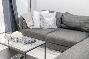 Apartment (Canning Town Pied-à-Terre) | Living room | TV - Canning Town Pied-à-terre (London)