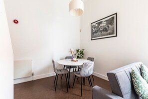 Appartement (Cosy Camden Retreat Near Markets & Tu) | Salle de séjour