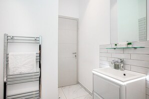 Apartment (Stylish Harley Street Apartment) | Bathroom - Stylish Harley Street Apartment (London)