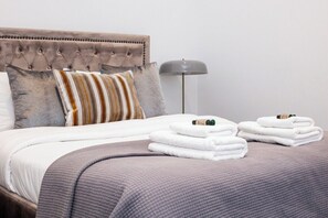 Apartment (Stylish Harley Street Apartment)