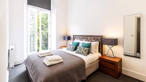 Apartment (Stylish Two-Bed Flat Near Oxford Circ)