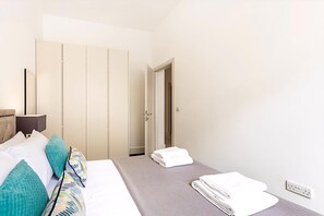 Apartment (Stylish Two-Bed Flat Near Oxford Circ) | 2 bedrooms, free WiFi