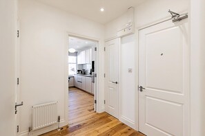 Exterior - Upscale & Serene Getaway - Prime Chelsea Location! (London)