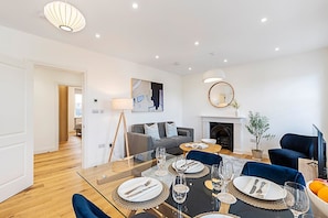 Apartment (Upscale & Serene Getaway - Prime Chel) | Living room - Upscale Serene Getaway - Prime Chelsea Location! (London)