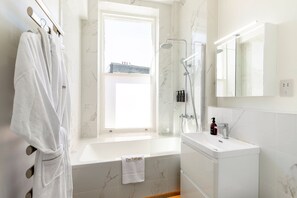 Huoneisto (Bright & Elegant Chelsea Getaway: Pri) | Kylpyhuone