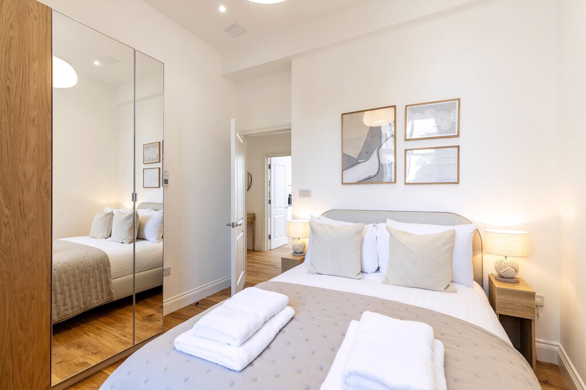 Apartamento (Bright & Elegant Chelsea Getaway: Pri) | 2 quartos, Wi-Fi de cortesia