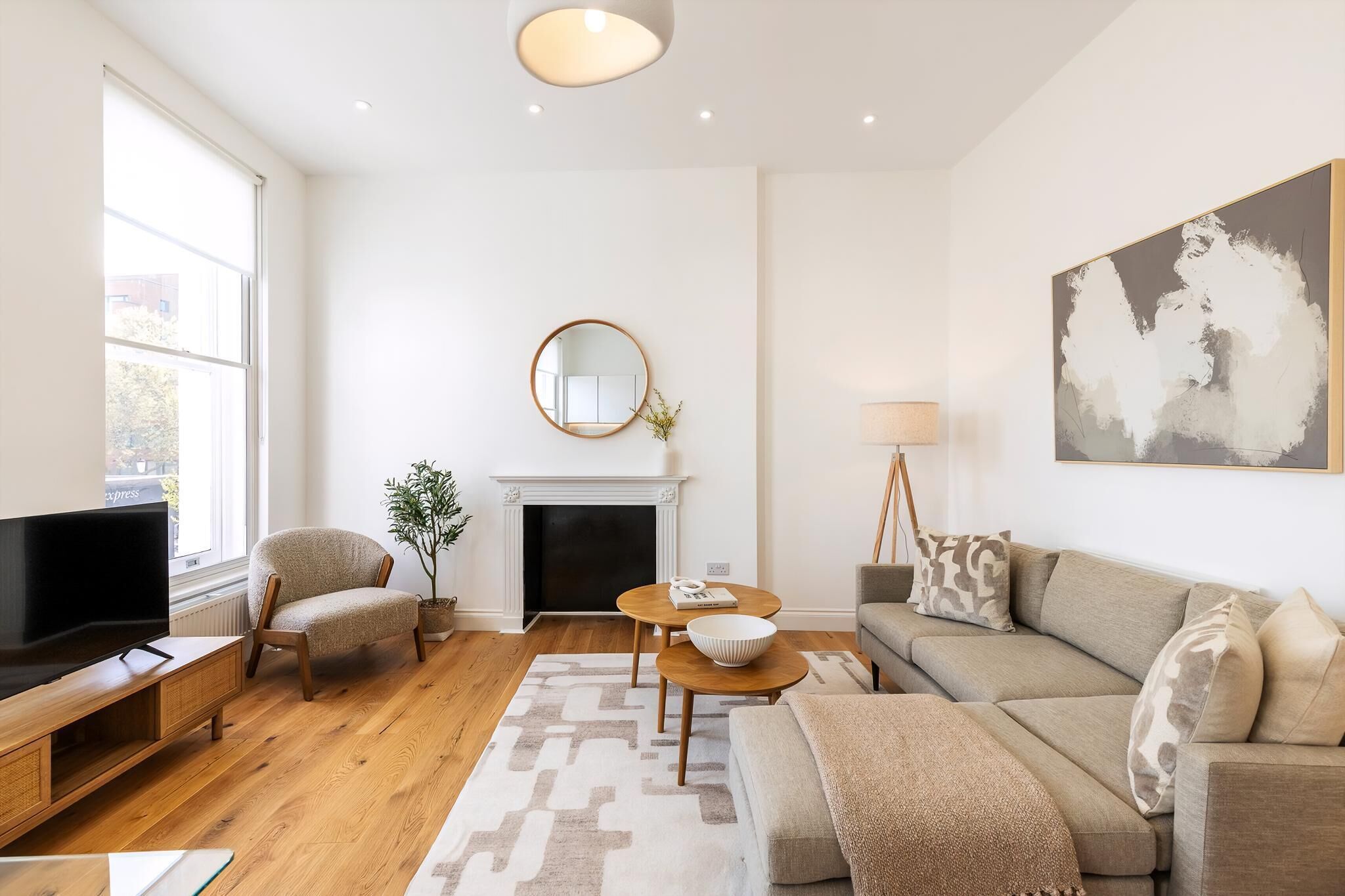 Apartment (Bright & Elegant Chelsea Getaway: Pri) | Living room