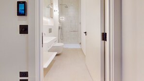 Studio (Stunning Studio Apartment, moments fr) | Bathroom - The Philbeach Five (London)
