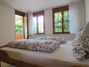 1 bedroom, free WiFi, bed sheets - Apartment No. 1 Haus Männlin, 51 sqm, Balcony and Wi-Fi (Bad Bellingen)