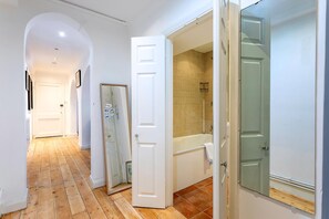 Departamento (Quaint Fulham Retreat: Cozy 1-Bedroom) | Baño