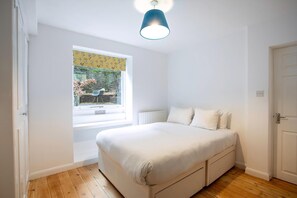 Apartment (Quaint Fulham Retreat: Cozy 1-Bedroom)