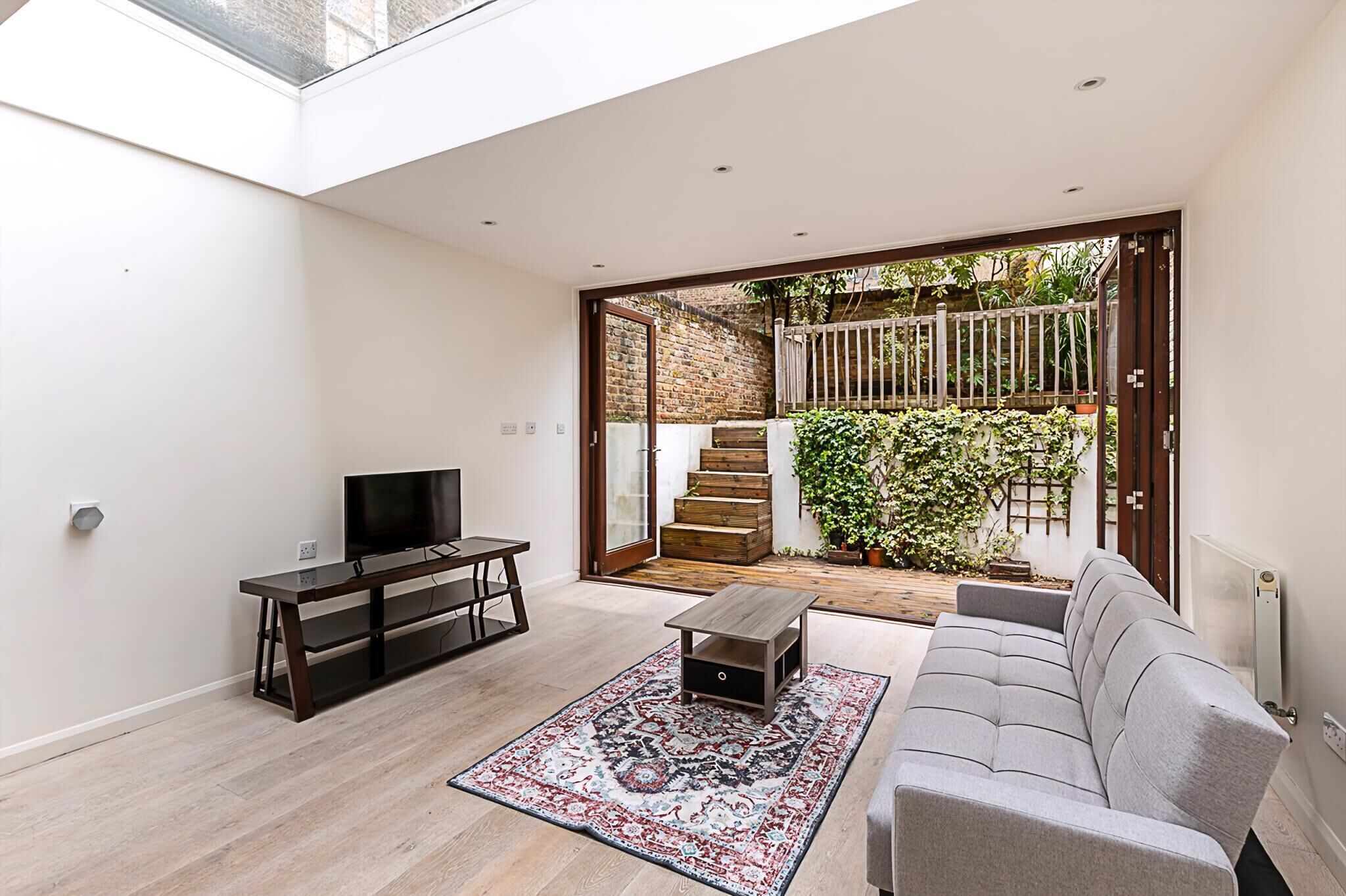 House (Beautiful modern 4BR house in Central) | Living room
