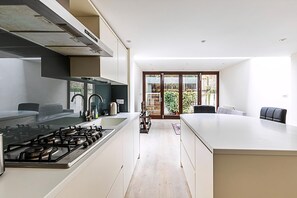 Casa (Beautiful modern 4BR house in Central) | Cozinha privada