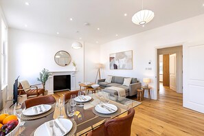 Apartment (Stylish Chelsea Escape with Private O) | Living room