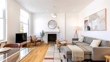 Apartment (Stylish Chelsea Escape with Private O) | Living room