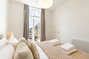 Apartment (Stylish Chelsea Escape with Private O)