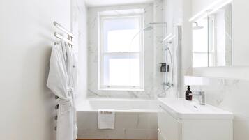 Departamento (Stylish Chelsea Escape with Private O) | Baño