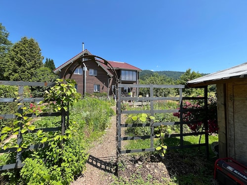 
Ferienwohnung 'An Der Wiese' mit Veranda und Wi-Fi,
