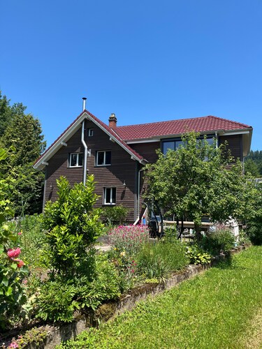 
Ferienwohnung 'An Der Wiese' mit Veranda und Wi-Fi,