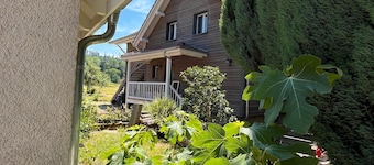 Apartment 'An Der Wiese' with Balcony and Wi-Fi