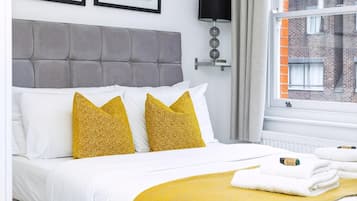 Apartment (Stylish Studio Retreat in Trendy Mary) | 1 bedroom, free WiFi