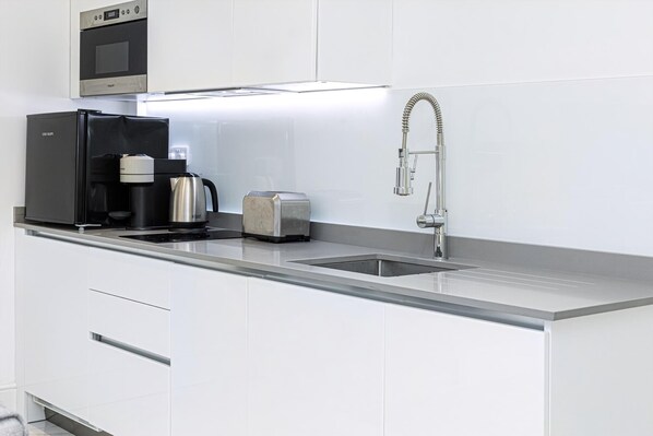 Private kitchen - Stylish Studio Retreat in Trendy Marylebone (London)