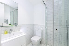 Apartment (Stylish Studio Retreat in Trendy Mary) | Bathroom - Stylish Studio Retreat in Trendy Marylebone (London)