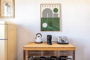 Appartement (Stylish Chelsea Flat with Luxe Comfor) | Woonkamer | Televisie