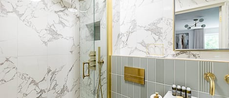 Apartment (3 Bed In The Heart of Covent Garden) | Bathroom