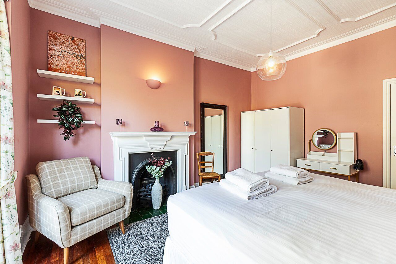 公寓 (Chic Garden Flat in Leafy Ealing) | 2 間睡房、免費 Wi-Fi