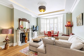 Exterior - Chic Garden Flat in Leafy Ealing (London)