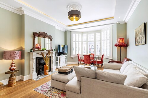 Chic Garden Flat in Leafy Ealing