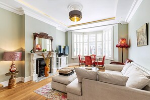 Exterior - Chic Garden Flat in Leafy Ealing (London)
