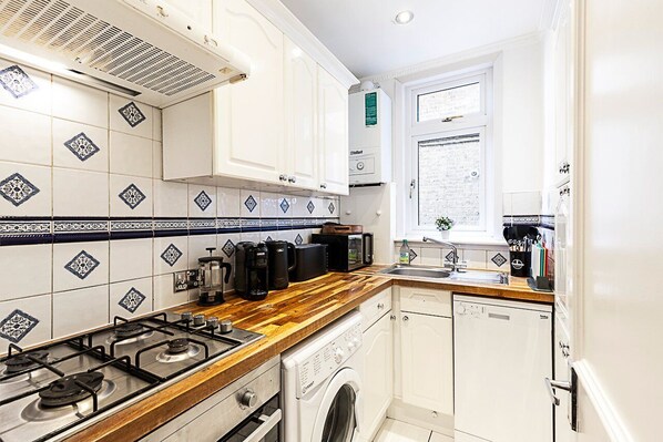 Private kitchen - Chic Garden Flat in Leafy Ealing (London)