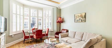 公寓 (Chic Garden Flat in Leafy Ealing) | 客廳