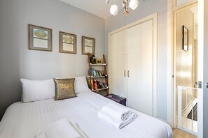 Huis (Stylish & Spacious 3-Bed Home in Vibr) | 3 slaapkamers, gratis wifi