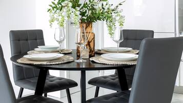 Apartment (Stylish 2-Bedroom Marylebone Retreat) | Wohnzimmer